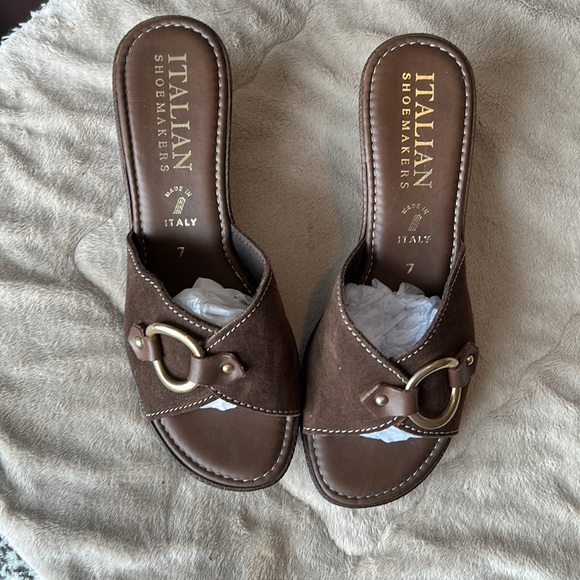 Brown suede wedge sandals by Italian Shoemakers, size 7.  These are in EUC. - Picture 3 of 8